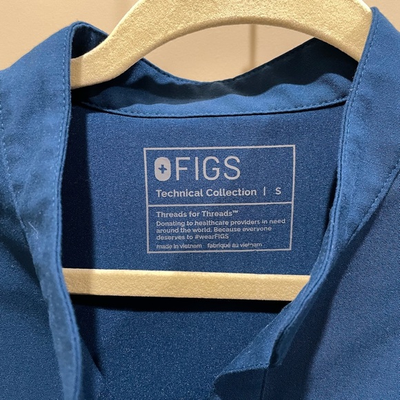 FIGS Raphaela Deep Reef Scrub Top - Picture 3 of 3